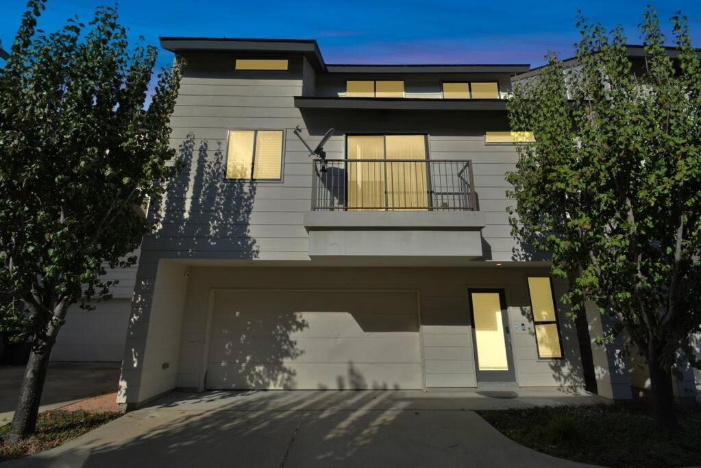 3Br/3.5Ba Three Story East Downtown Townhouse With View Villa Houston Eksteriør bilde